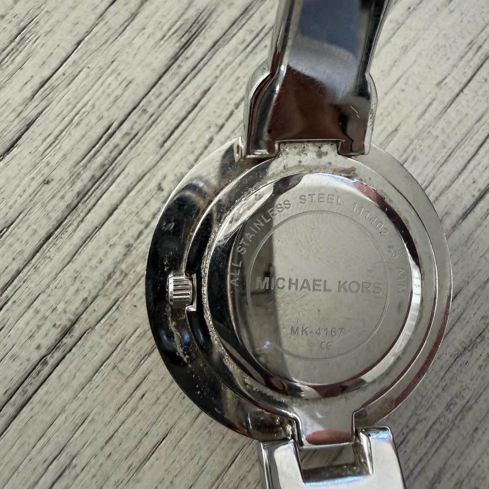 Michael Kors MK4167 Silver Bangle Watch Set - New Battery & 3 Bezels